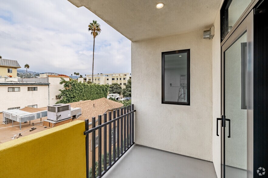 More Photos Of 1525 N Hobart Blvd, Los Angeles Apartments For Sale