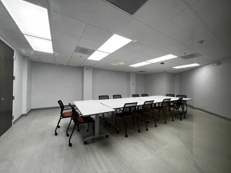 More Photos Of 5959 Waterford District Dr, Miami Office For Lease