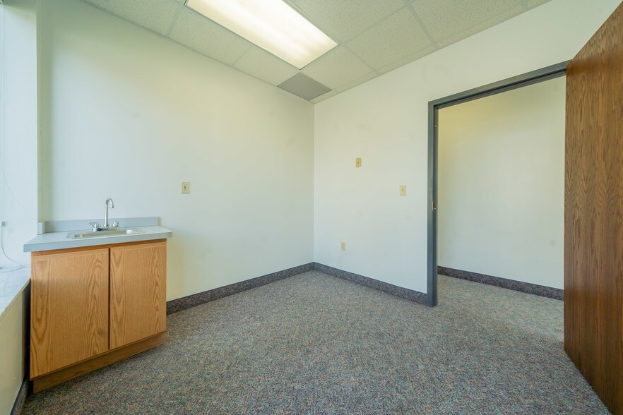 More Photos Of 12575 Rockside Rd, Garfield Heights Medical For Sale