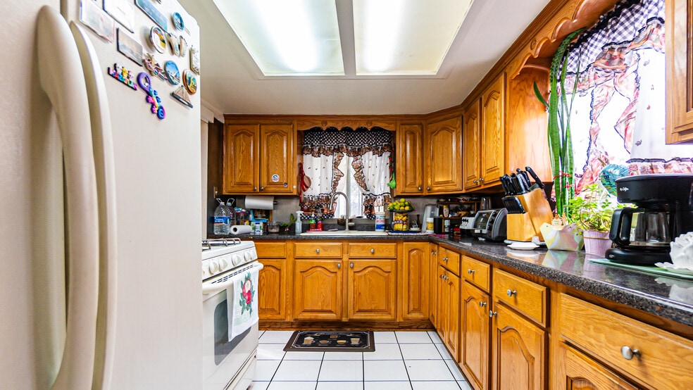 More Photos Of 4656 Floral Dr, Los Angeles Industrial For Sale