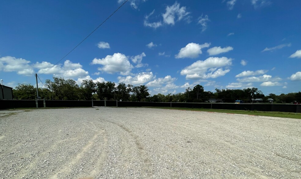 More Photos Of 101 Old Dairy Rd, Ailey Warehouse For Sale