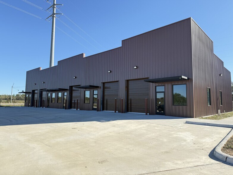 More Photos Of 4711 E Richey Rd, Humble Unknown For Lease