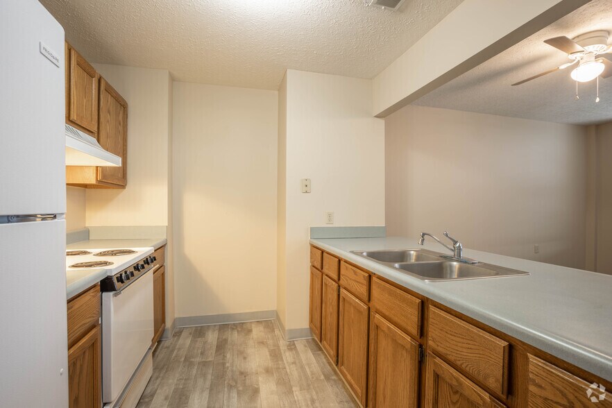 More Photos Of 59 Lincoln Way E, Massillon Apartments For Lease