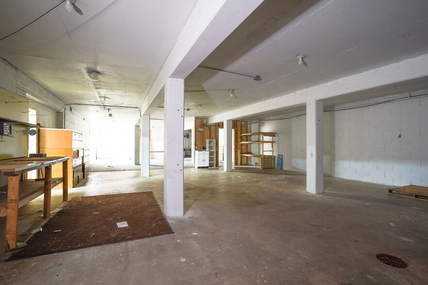 More Photos Of 195-209 Cottage Grove Rd, Madison Storefront For Lease