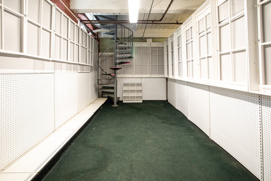More Photos Of 15 Shaw St, Fall River Manufacturing For Lease