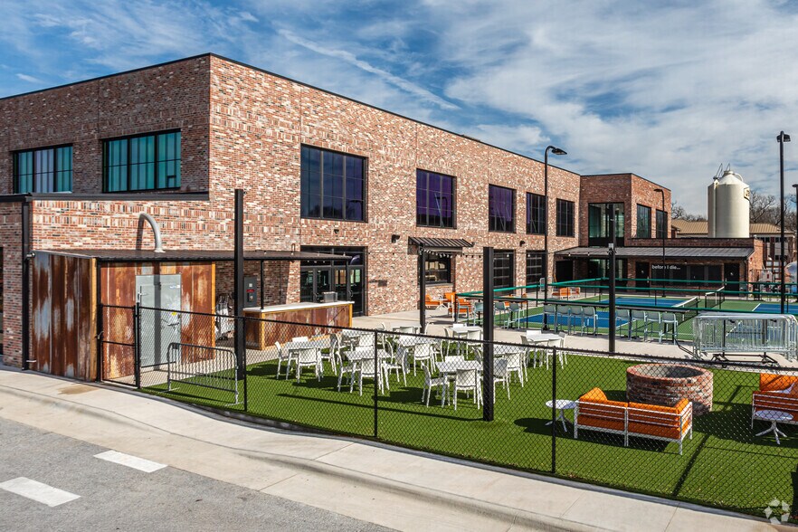 More Photos Of 3615 N Steele Blvd, Fayetteville Bar For Sale