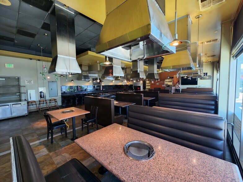 More Photos Of 3719-3731 Foothill Blvd, Glendale Restaurant For Lease