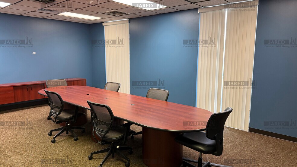 More Photos Of 509 S Union Ave, Springfield Light Distribution For Sale