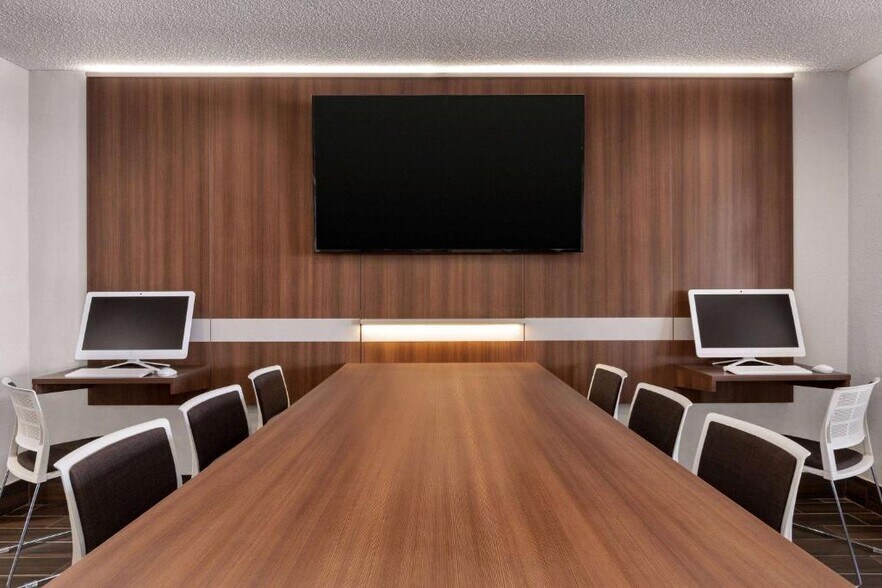 More Photos Of 196 Virginia Ave S, Tifton Hotel For Sale