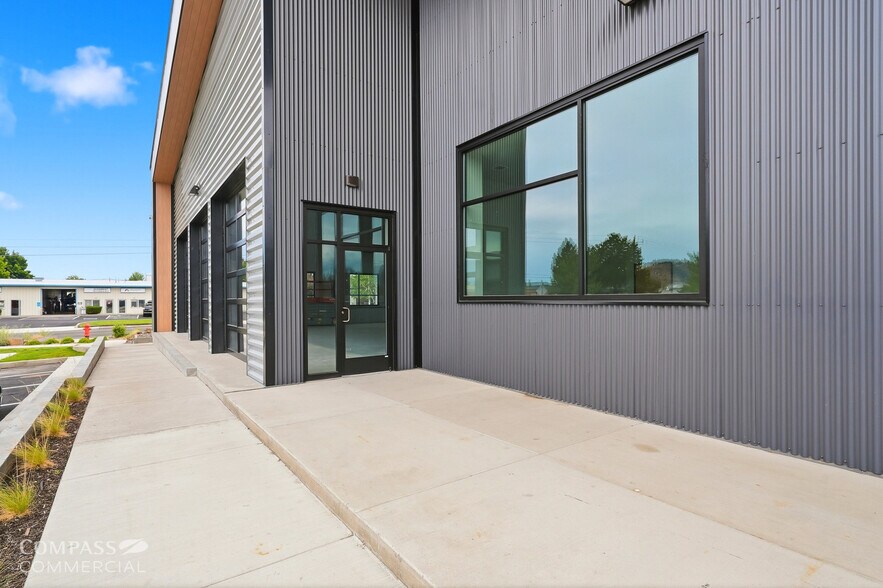 More Photos Of 575 SE 9th St, Bend Unknown For Lease