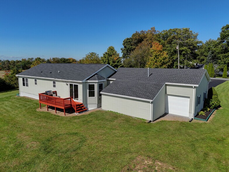 More Photos Of 1262 Fitzpatrick Rd, Auburn Specialty For Sale