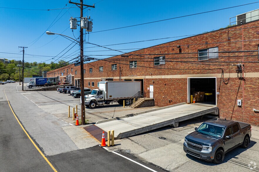 More Photos Of 286-300 Corliss St, Pittsburgh Warehouse For Lease