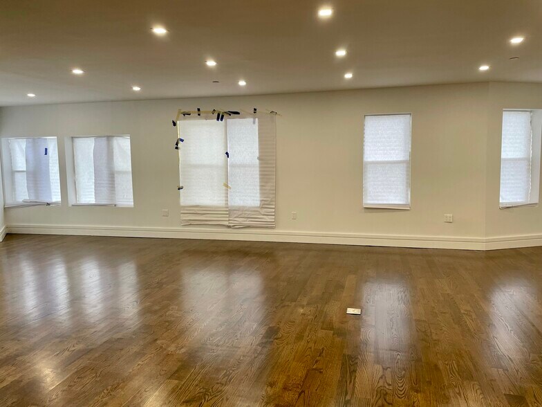 More Photos Of 94-01-94-03 101st Ave, Ozone Park Apartments For Lease