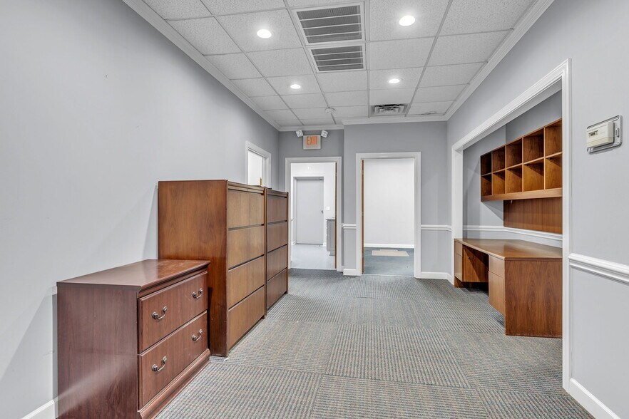 More Photos Of 4 Progress Rd, Greenville Flex For Lease