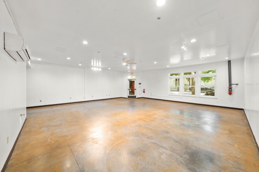 More Photos Of 1304-1306 19th St, Sacramento Office Residential For Sale