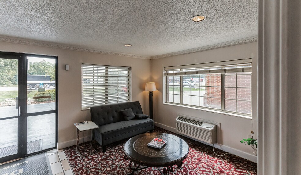 More Photos Of 912 US Highway 65/82 South, Lake Village Hotel For Sale
