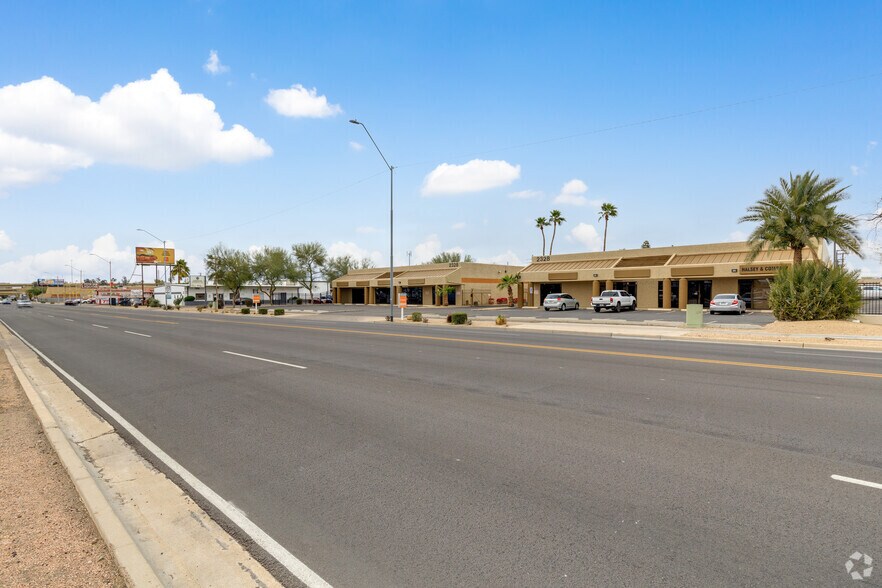 More Photos Of 2328 E Van Buren St, Phoenix Warehouse For Lease