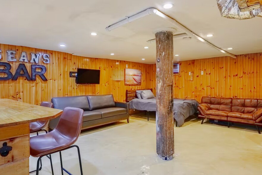 More Photos Of 1019 Berryville Ave, Winchester Storefront Retail Residential For Sale