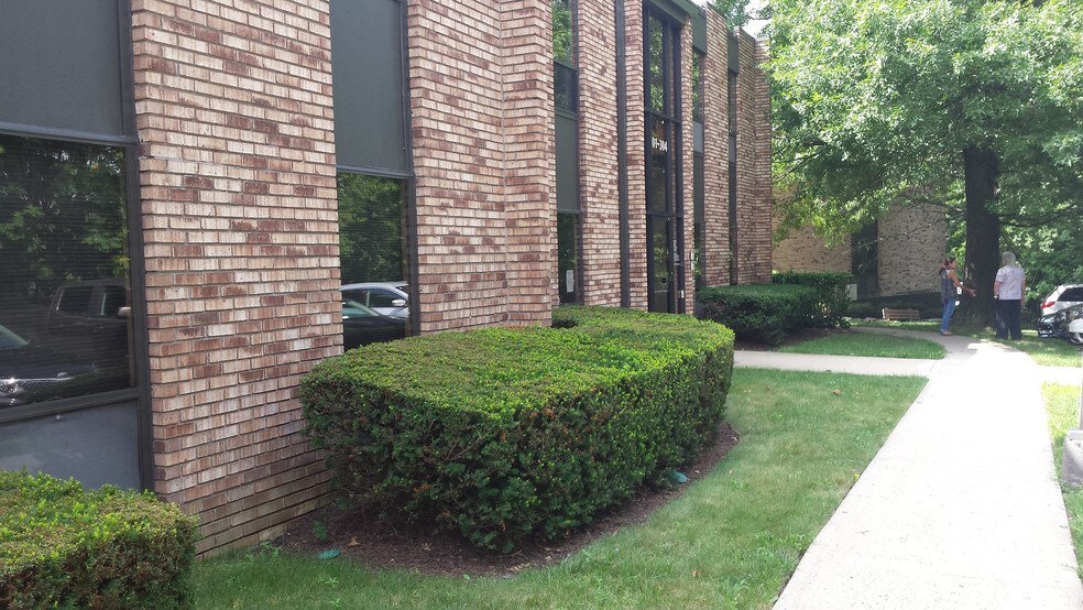 More Photos Of 55 Old Nyack Tpke, Nanuet Office Residential For Lease