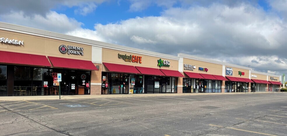 More Photos Of 3817-3843 E Main St, St Charles Storefront Retail Office For Lease