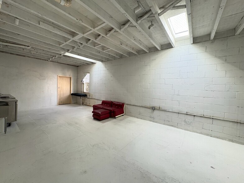 More Photos Of 166A 22nd St, Brooklyn Storefront Retail Office For Lease
