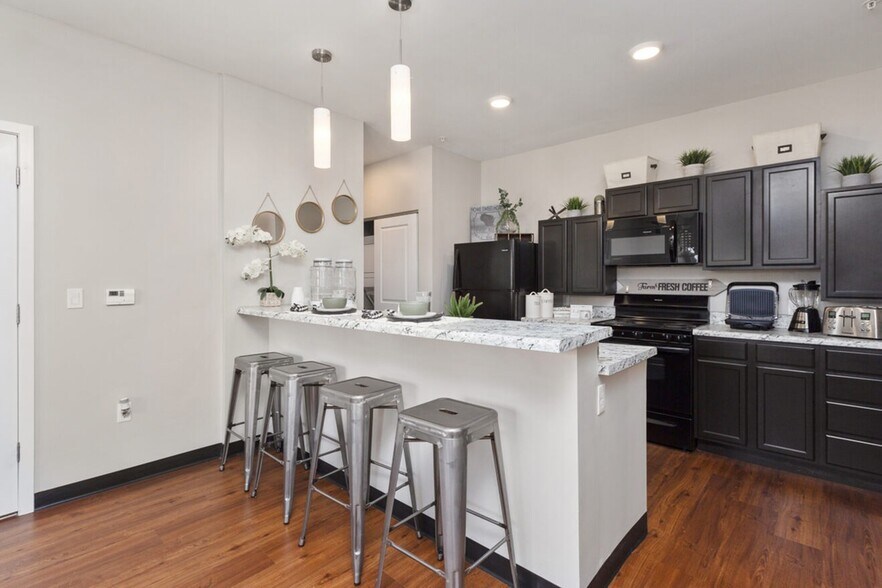 More Photos Of 482 Marion Rd, Oshkosh Apartments For Sale