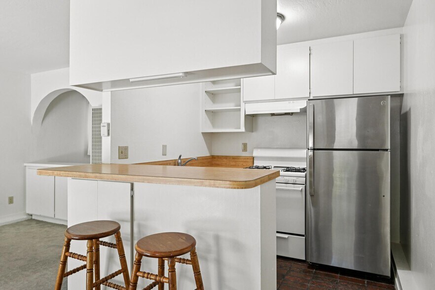 More Photos Of 135 Spring Grove Ave, San Rafael Multifamily For Sale