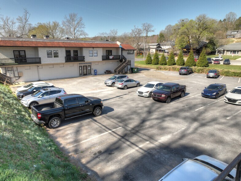 More Photos Of 990 E Main St, Blue Ridge Office For Sale