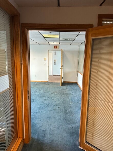 More Photos Of 152 Lynnway, Lynn Office For Sale