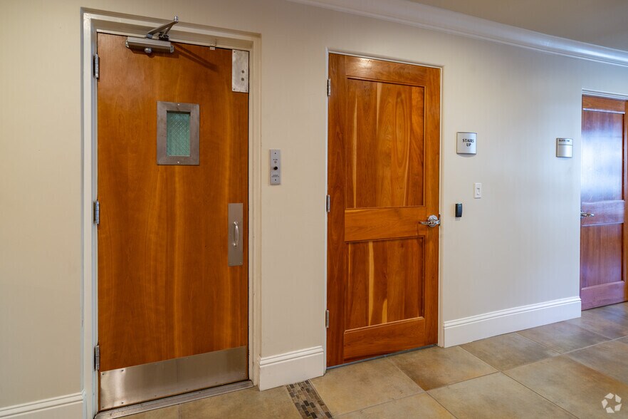 More Photos Of 675 Hartz Ave, Danville Office For Sale