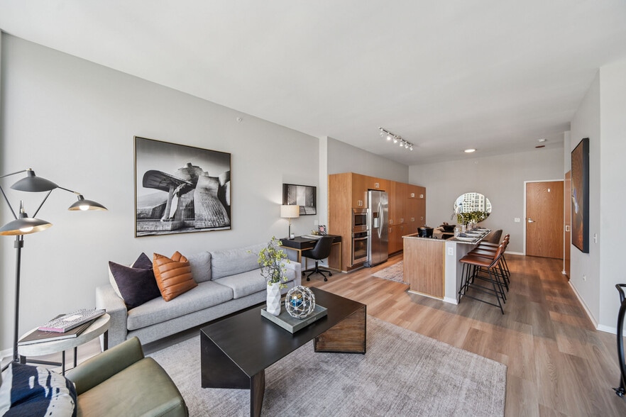 More Photos Of 200 E Illinois St, Chicago Apartments For Sale