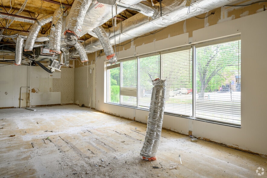 More Photos Of 2030 Old Bridge Rd, Woodbridge Bank For Sale