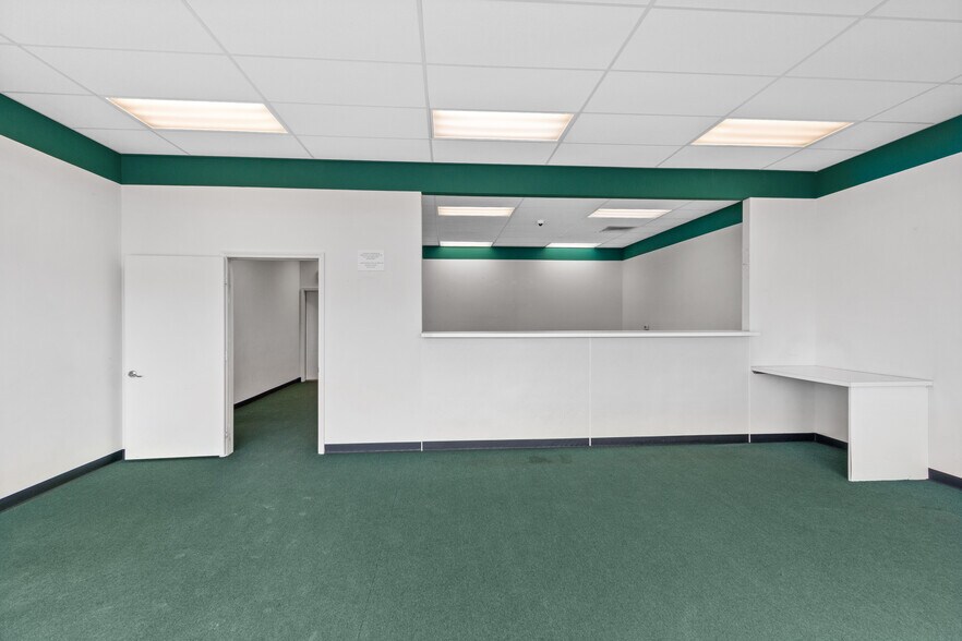 More Photos Of 250 Crossroads Dr, Plover Unknown For Lease