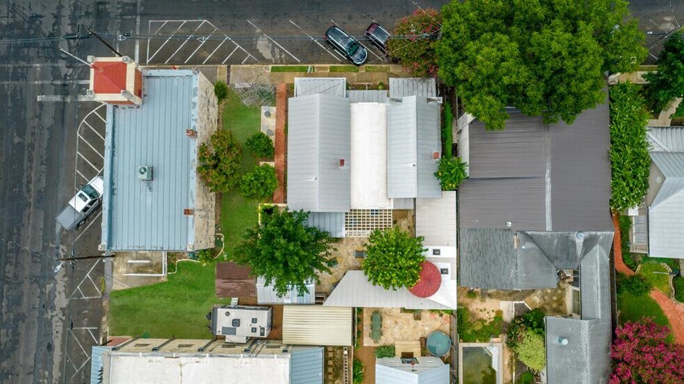 More Photos Of 632-636 High St, Comfort General Retail For Sale