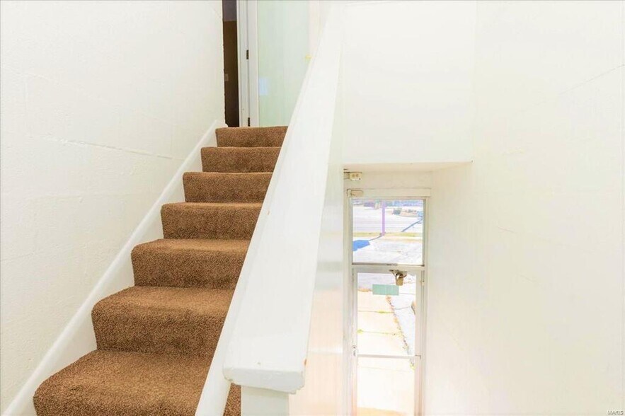 More Photos Of 9979 Watson Rd, Saint Louis Storefront Retail Office For Sale