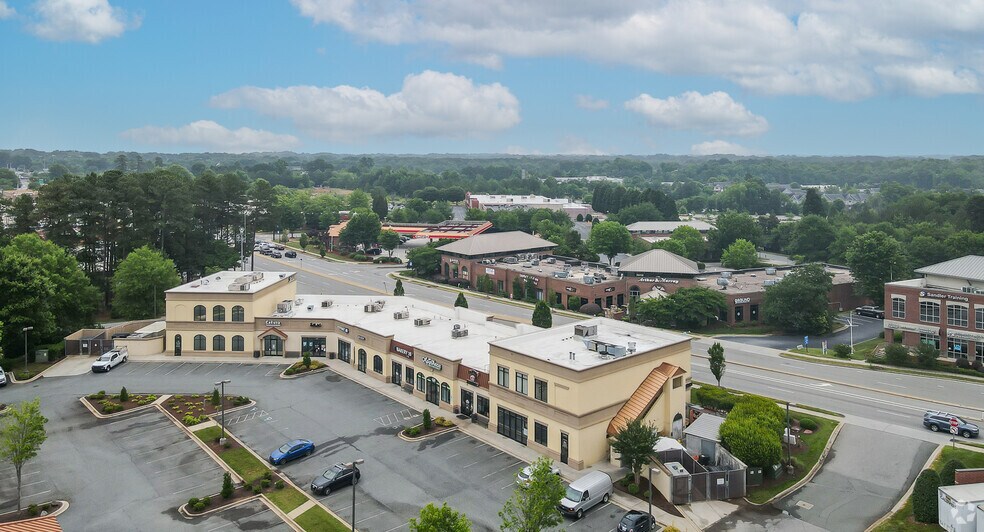 More Photos Of 19905 W Catawba Ave, Cornelius General Retail For Lease