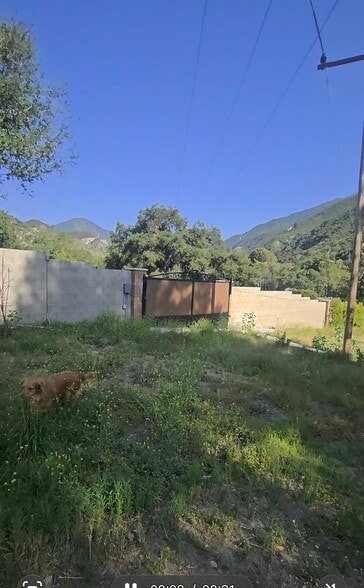 More Photos Of 20,000sq/ft Land for Lease w/water & electricity, Tujunga Land For Lease