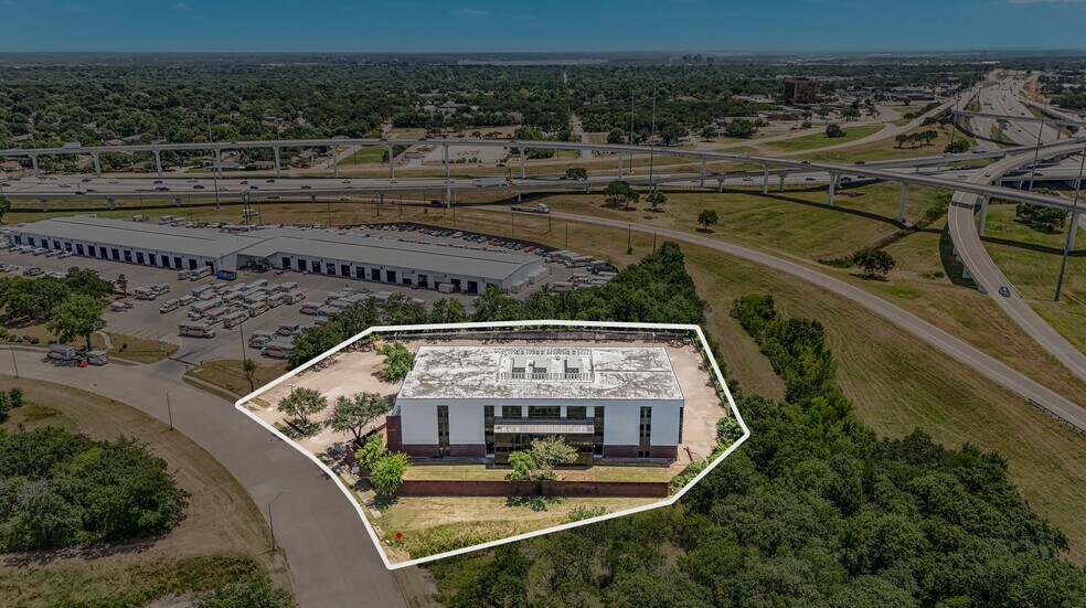 More Photos Of 6900 Anderson Blvd, Fort Worth Office For Sale