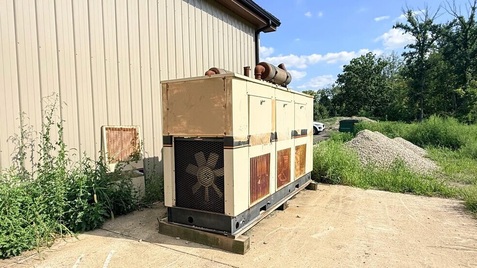 More Photos Of 130 S Mitthoeffer Rd, Indianapolis Warehouse For Sale