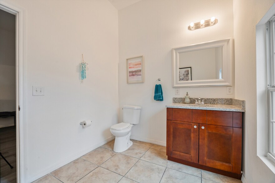 More Photos Of 105 W Columbus Dr, Tampa Office Residential For Sale