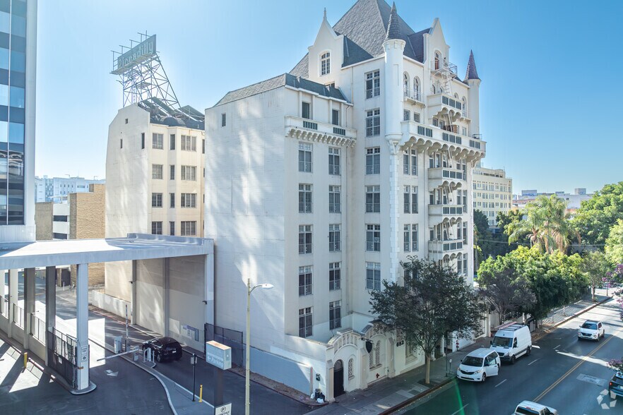 Primary Photo Of 682 Irolo St, Los Angeles Apartments For Sale