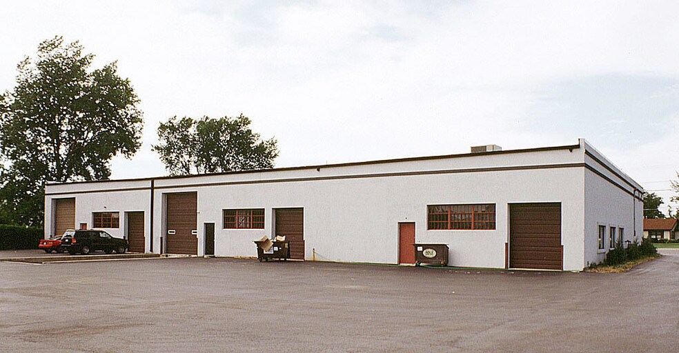 More Photos Of 26W251 St Charles Rd, Carol Stream Service For Lease