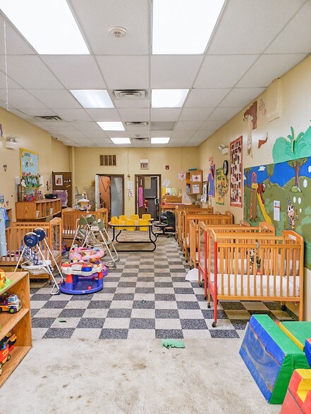 More Photos Of 3906 W Chicago Ave, Chicago Storefront For Sale