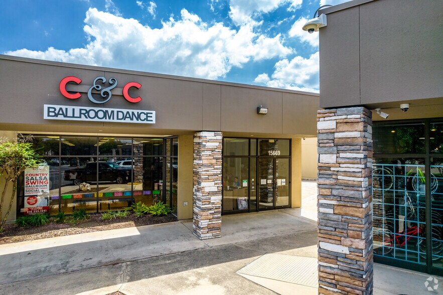 More Photos Of 15665-15689 San Pedro Ave, San Antonio Unknown For Lease