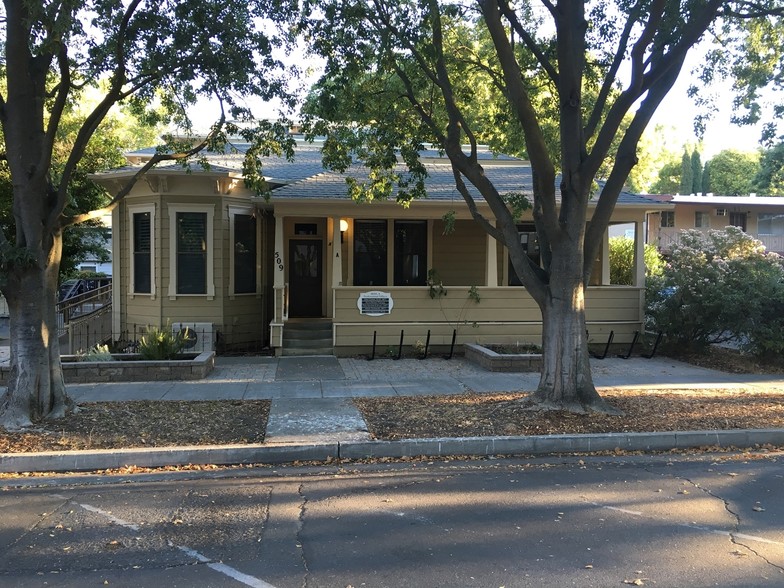 Primary Photo Of 509 4th St, Davis Office Residential For Lease