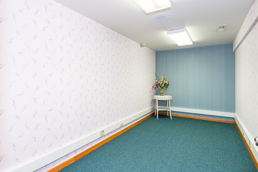 More Photos Of 1752 W High St, Piqua Medical For Sale