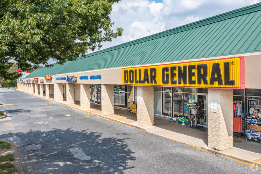 More Photos Of 19-81 Marrows Rd, Newark Unknown For Lease