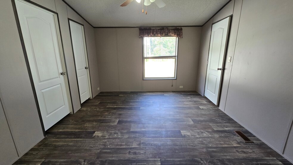 More Photos Of 44 Crawford Dr, Lake Placid Manufactured Housing Mobile Home Park For Sale