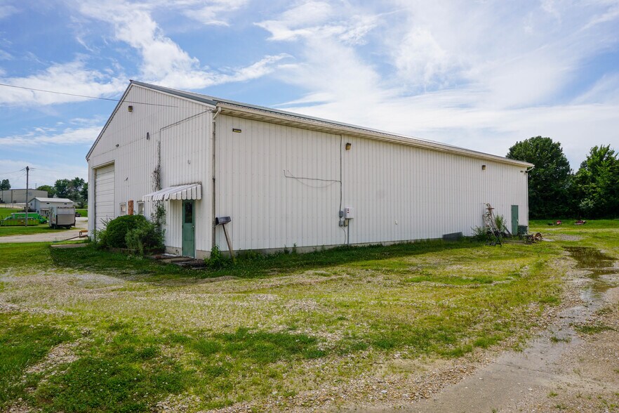 More Photos Of 11227 Twitty Dr, Rolla Industrial For Sale