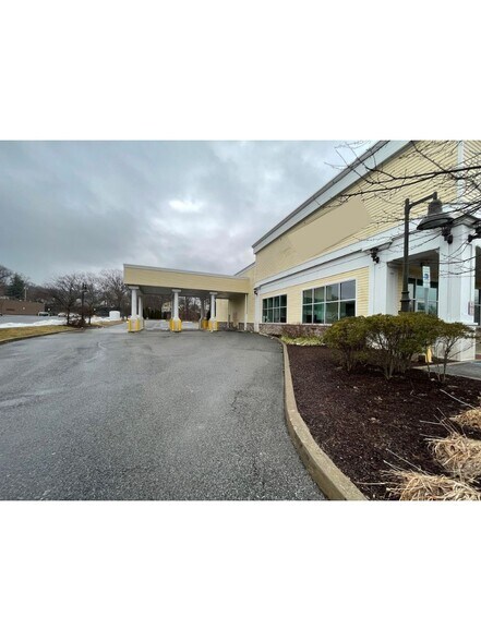 More Photos Of 84 N Plank Rd, Newburgh Storefront For Lease